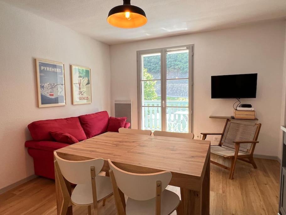 T3 Centre Ville Avec Parking, Balcon Et Wifi. 5P. Cauterets Dış mekan fotoğraf